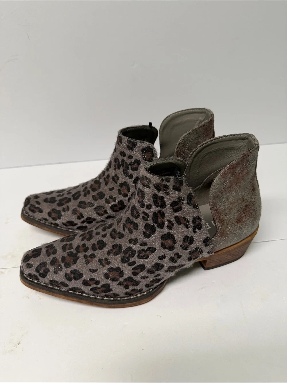 Roper Ava Leopard Snip Toe Slip-On Ankle Cowboy Booties Size 8